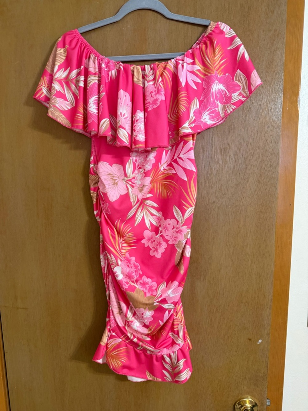 Tropical Off-Shoulder Floral Dress in Hot Pink